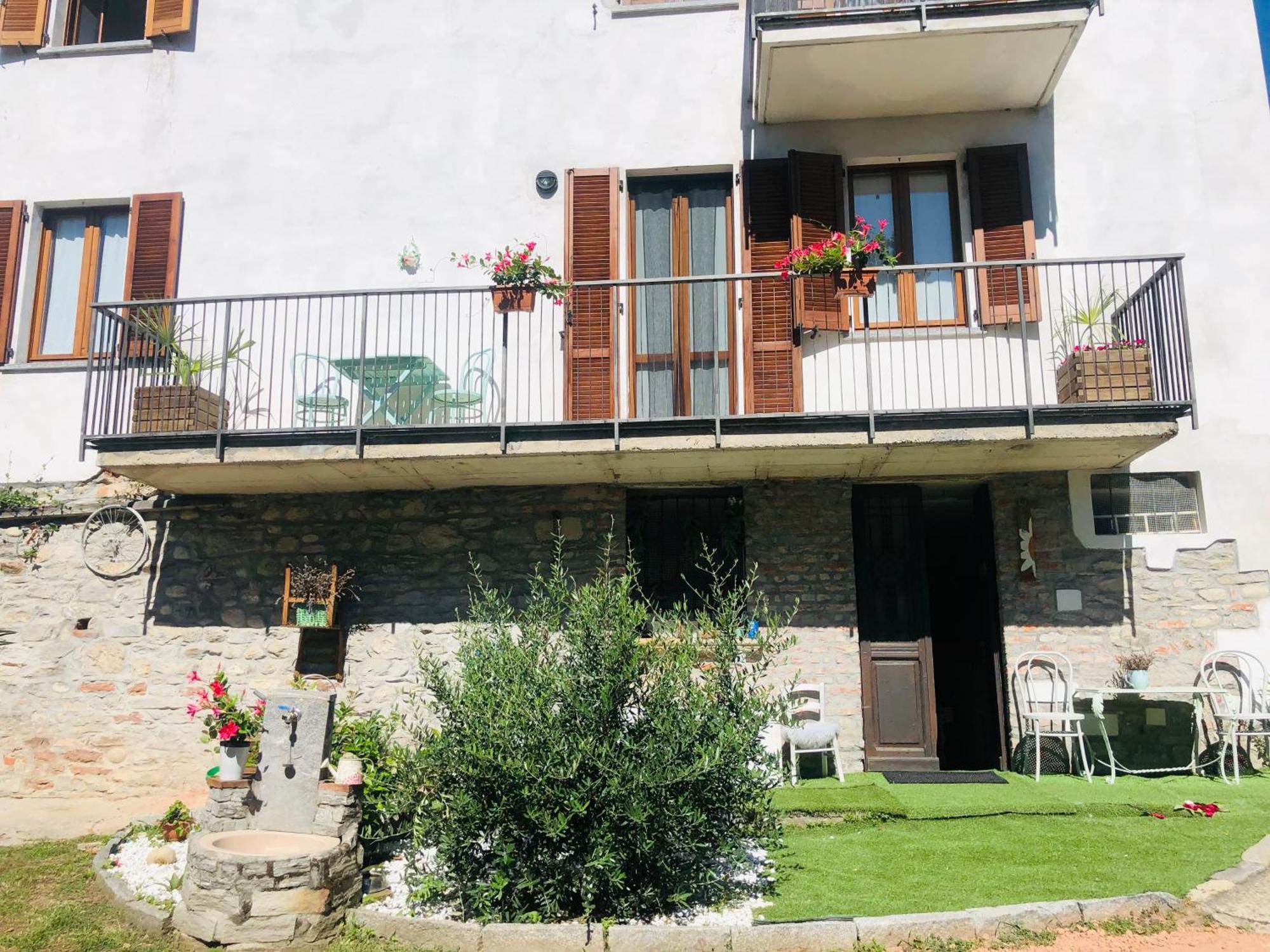 Casa Nonna Elide Apartman Besozzo Kültér fotó